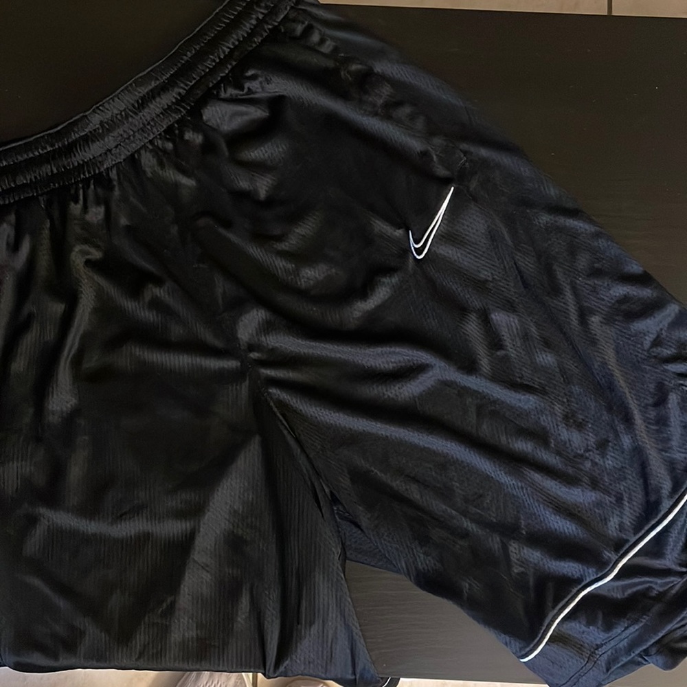 Mens Nike athletic short.